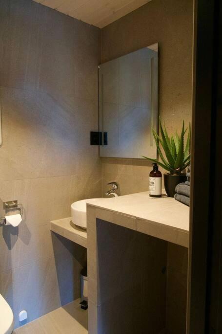 Seafront Apartment Henningsvær Zewnętrze zdjęcie